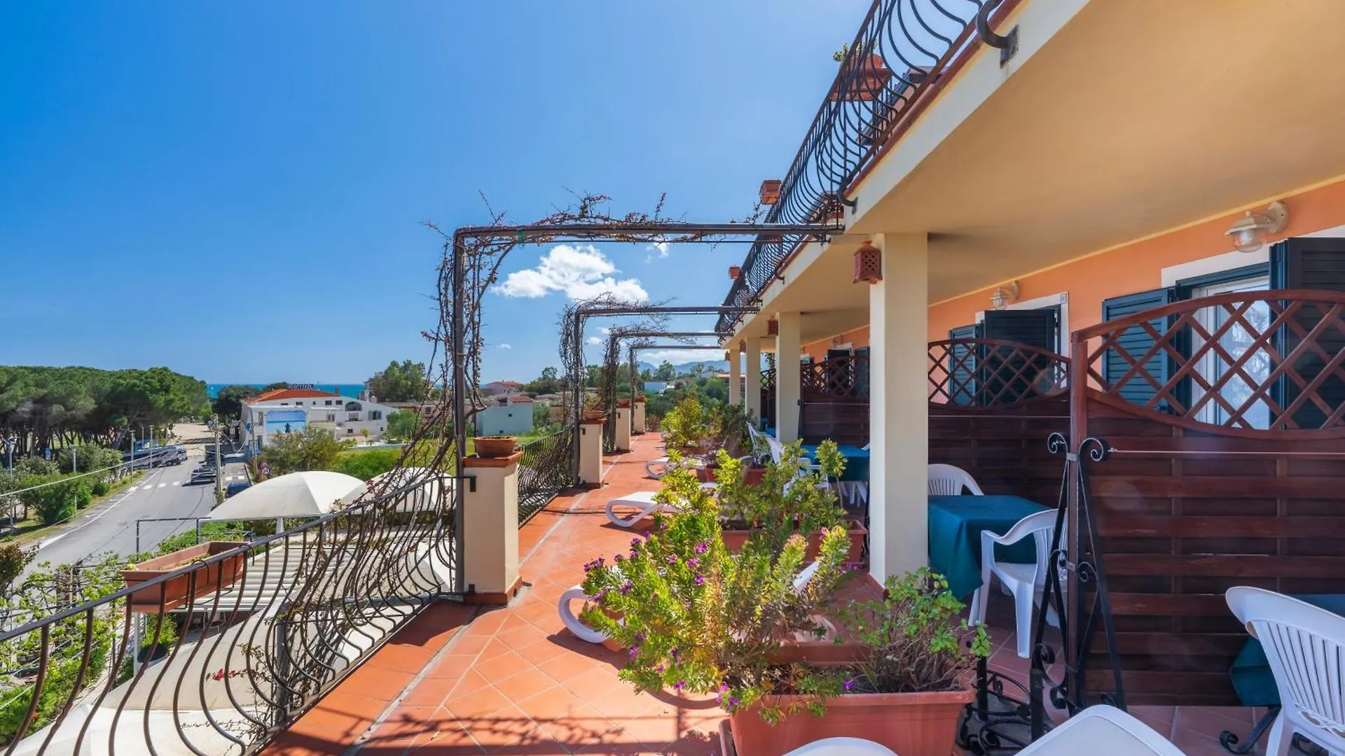 ***  Domus De Janas Sul Mare Hotel Bari Sardo Italië