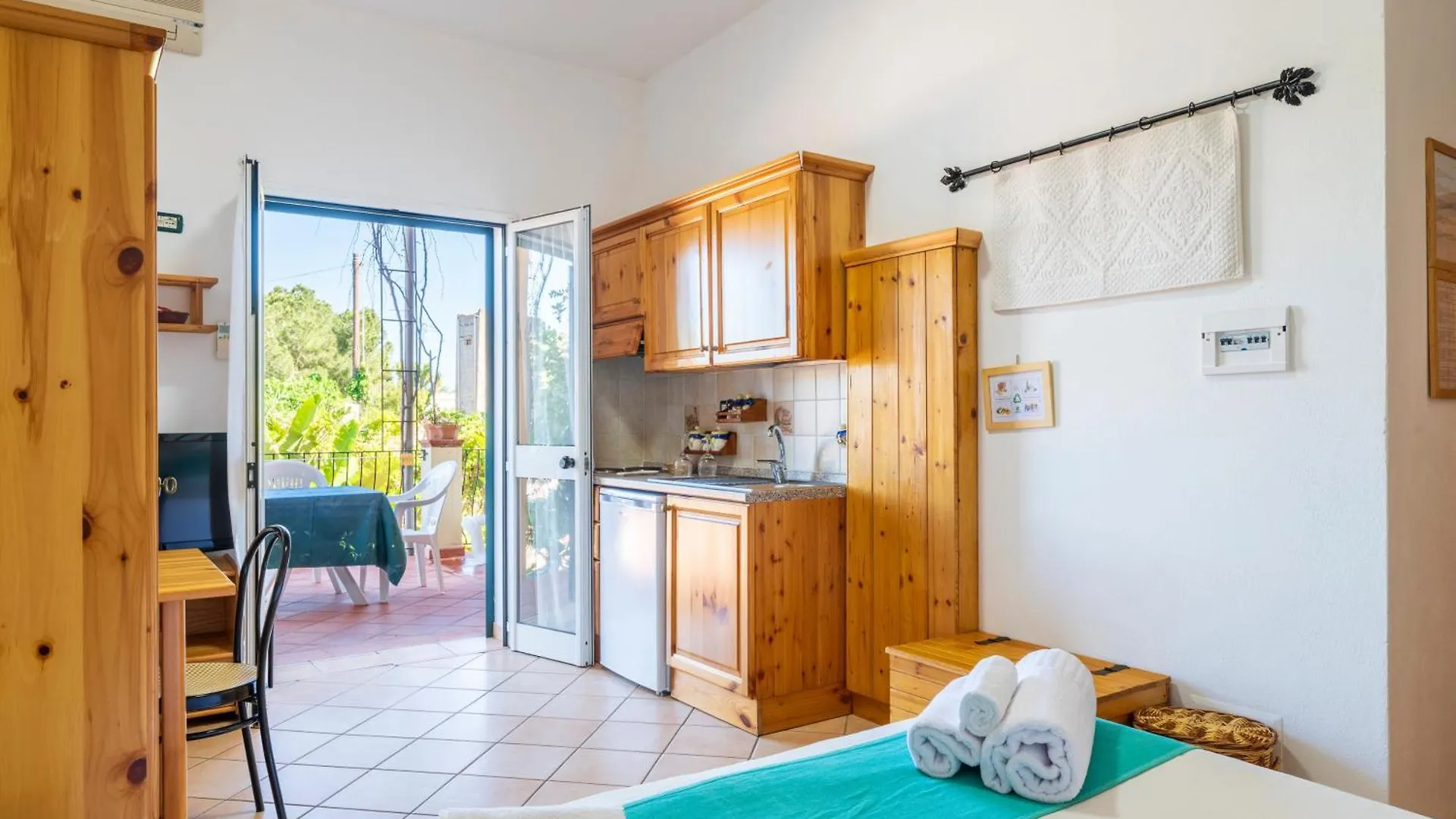 Domus De Janas Sul Mare Hotel Bari Sardo 3*,